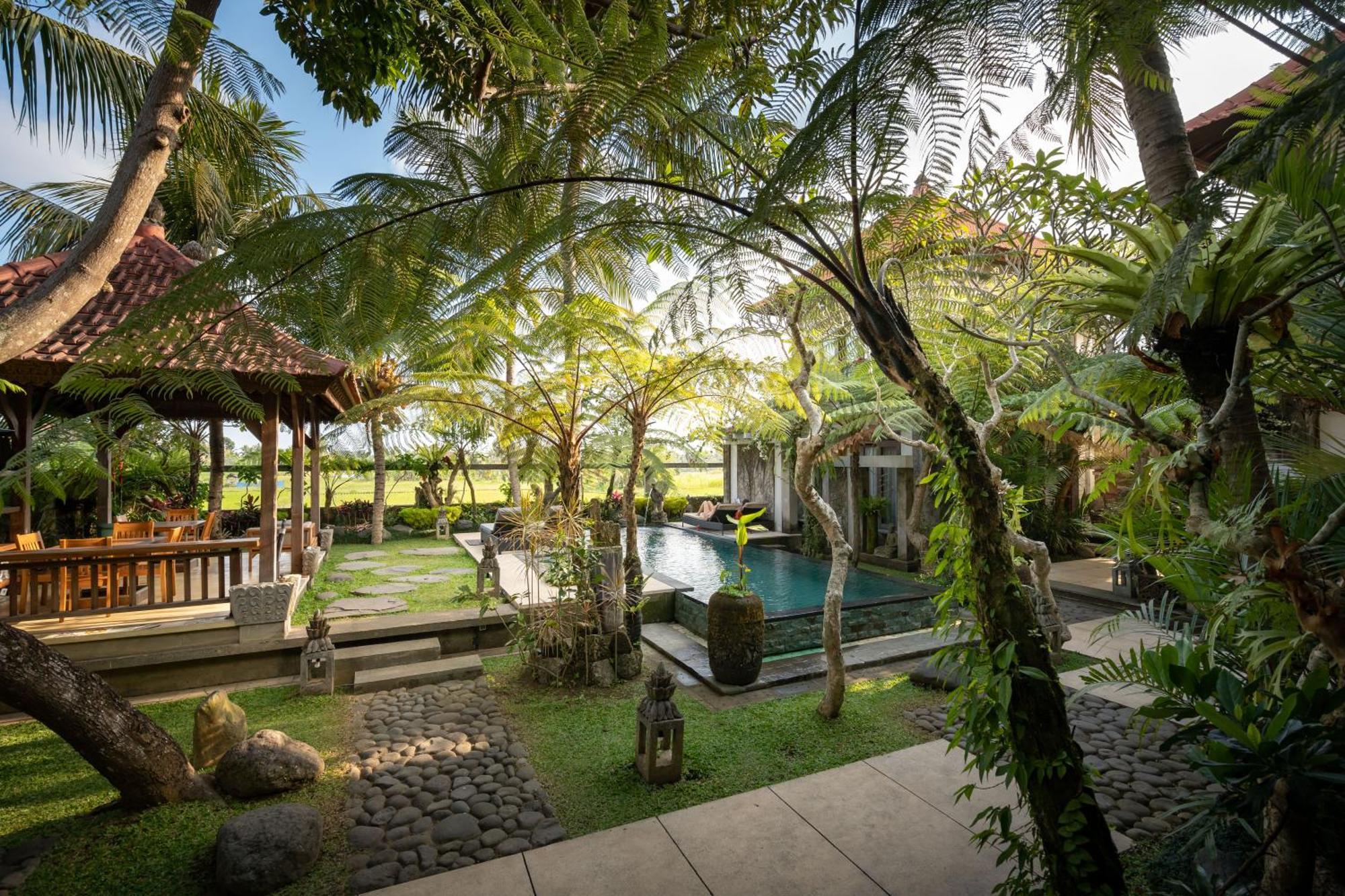 Prabhu Ubud Villa Exterior photo